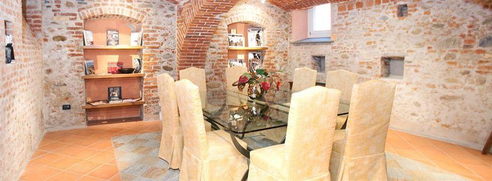 Hotel Palazzo Di Mezzo Carrù Eksteriør billede