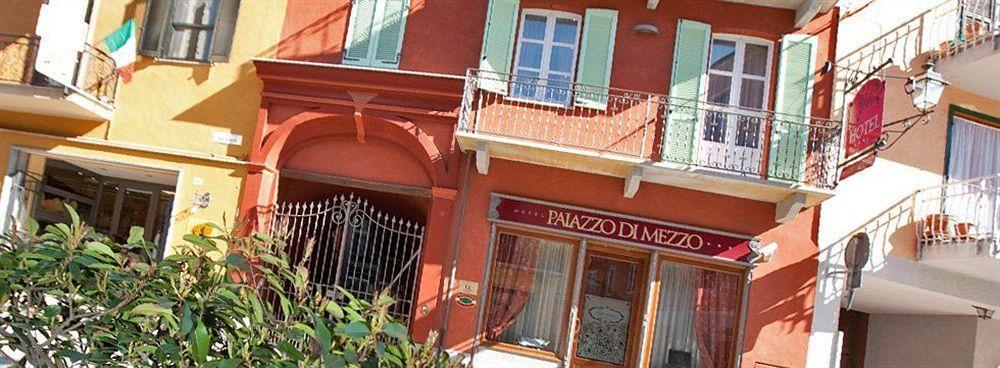 Hotel Palazzo Di Mezzo Carrù Eksteriør billede
