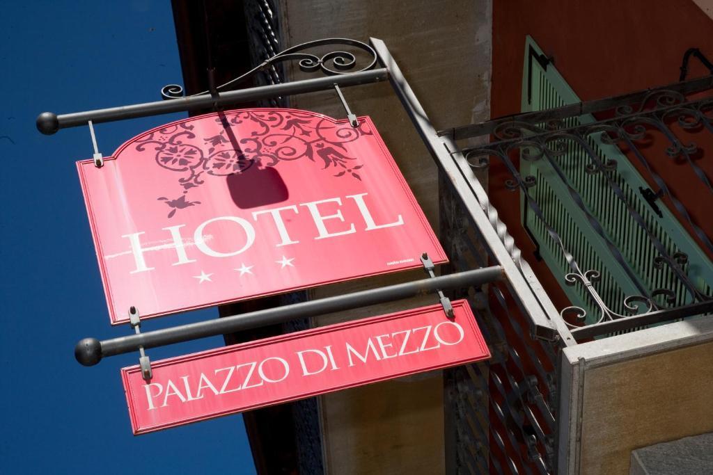 Hotel Palazzo Di Mezzo Carrù Eksteriør billede