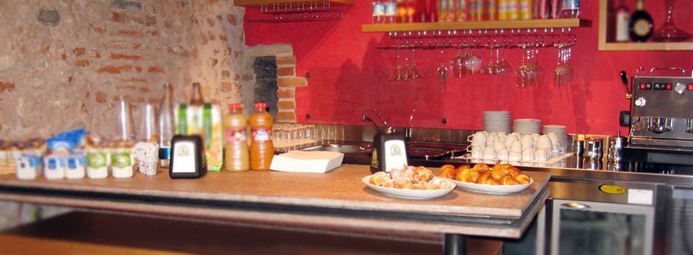 Hotel Palazzo Di Mezzo Carrù Eksteriør billede