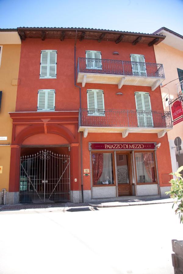 Hotel Palazzo Di Mezzo Carrù Eksteriør billede